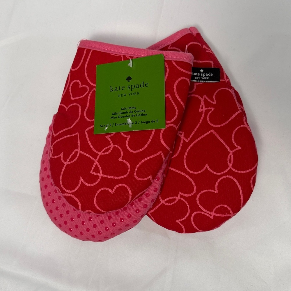 Kate Spade New York Oven Mitts Set of 2 Red Pink Hearts Spades New